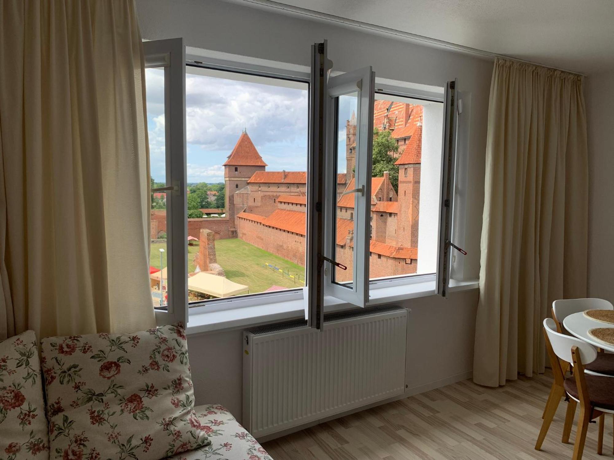 Widok Zamku O Poranku Apartment Malbork Ngoại thất bức ảnh
